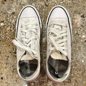 Brand New Women’s Converse All Star sneakers